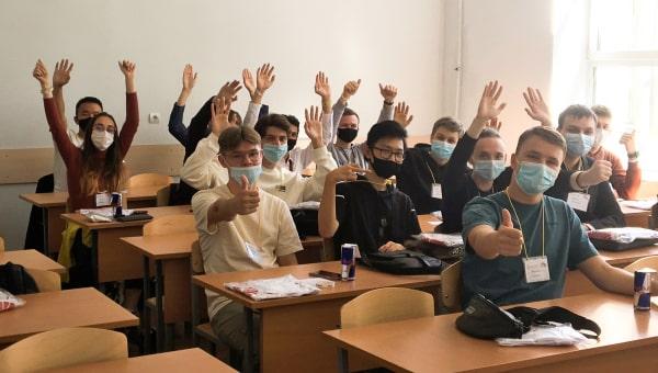 Статья Севастопольские студенты массово отказываются от прививок российскими вакцинами Утренний город. Крым