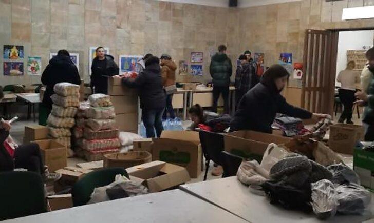 Стаття Гуманітарні потреби Донеччини: куди і яку допомогу передавати? Ранкове місто. Крим