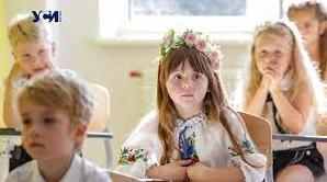 Стаття На время войны:школьникам Украины открыли доступ к крупной образовательной платформе и зовут учиться Ранкове місто. Крим
