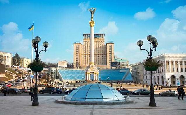 Стаття «Даже небо нас поддерживает»: в сети появилось «знаковое» видео рассвета над Киевом Ранкове місто. Крим