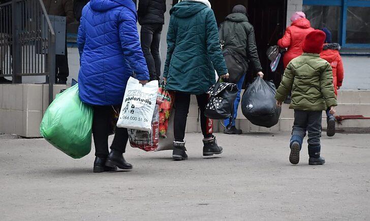 Стаття Де у західних областях знайти житло: корисна інформація для евакуйованих? Ранкове місто. Крим