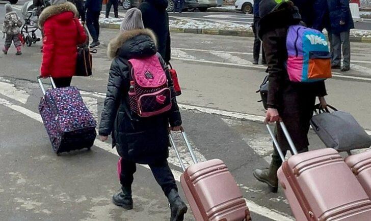 Стаття Українці, які тікають від війни до інших регіонів країни, можуть отримати довідку ВПО Ранкове місто. Крим