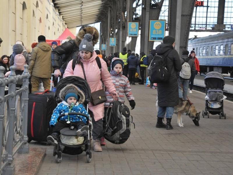 Стаття Гроші, робота, житло. Уряд затвердив програму допомоги вимушеним переселенцям Ранкове місто. Крим