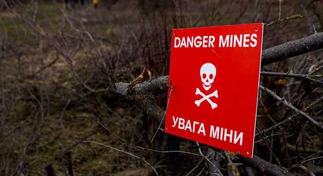 Стаття Украинцев, которые возвращаются в освобожденные города и села, предупредили об опасности минирований Ранкове місто. Крим