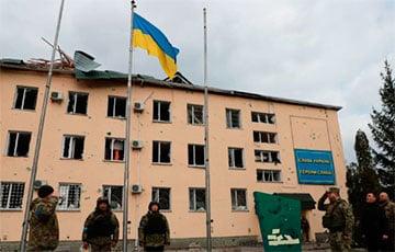 Стаття Украинские флаги подняты над подразделениями пограничников Черниговщины Ранкове місто. Крим