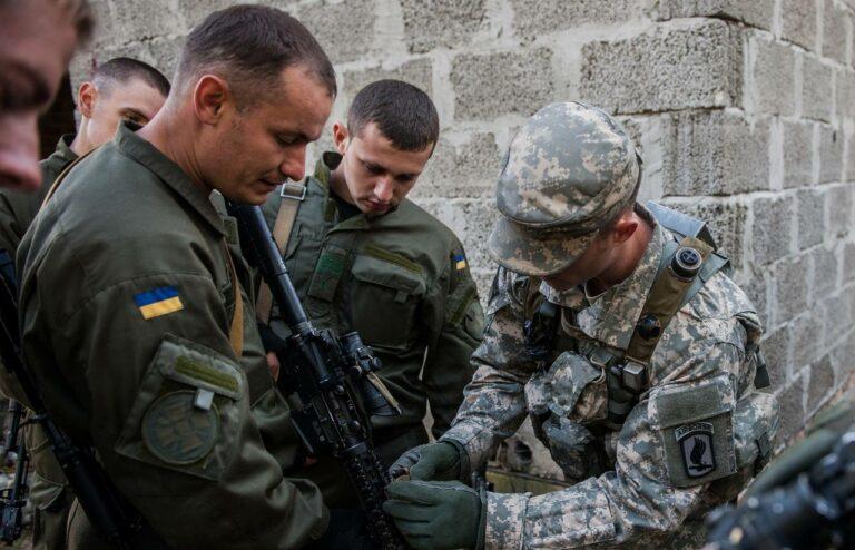 Стаття Восстановить мировую справедливость: Чехия разрешила своим гражданам воевать за Украину Ранкове місто. Крим