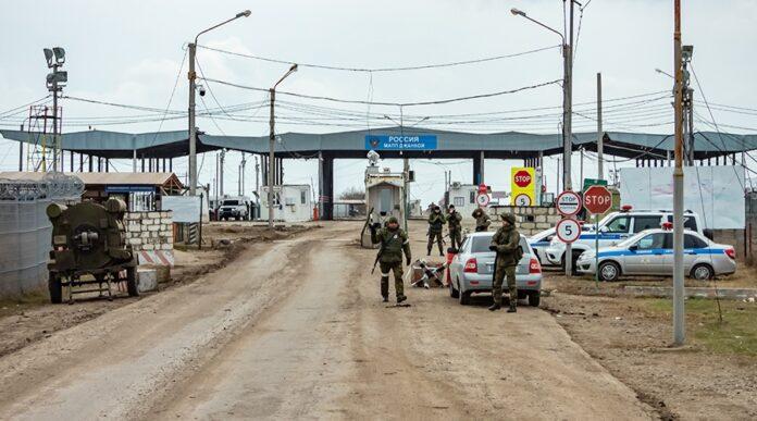 Стаття Подложили свинью: оккупанты срывают курортный сезон в Крыму Ранкове місто. Крим