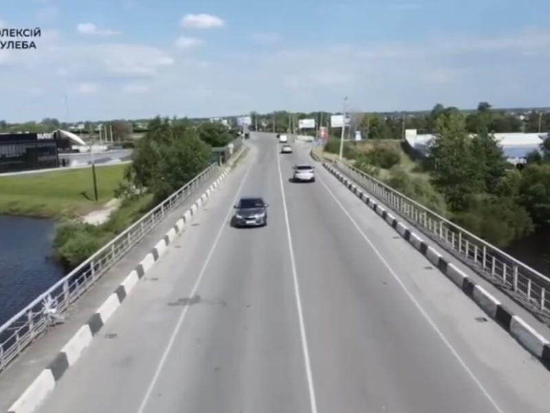 Статья У Вишгородській громаді відновили рух відбудованим мостом Утренний город. Крым