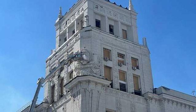 Статья В Харькове демонтируют советский герб со здания горсовета Утренний город. Крым