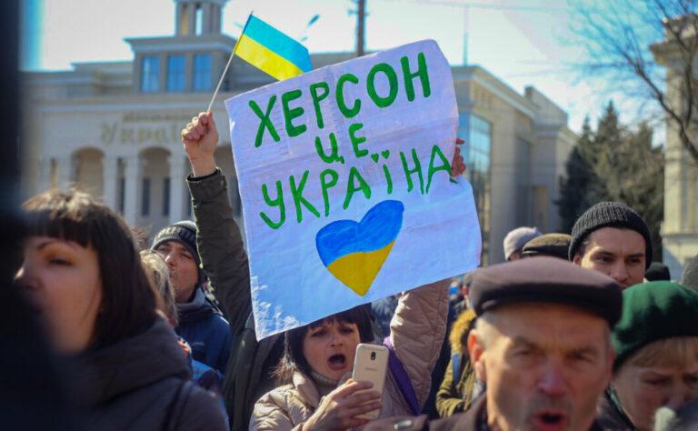 Статья Табу на въезд «без спросу» и никаких ресторанов Утренний город. Крым