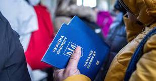 Статья Украинские беженцы могут бесплатно вернуться домой из Италии: как записаться на рейс? Утренний город. Крым