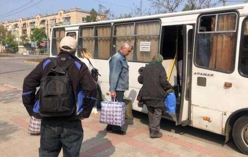 Стаття Жителів окупованого півдня України просять терміново евакуюватися: ЗСУ готують наступ Ранкове місто. Крим