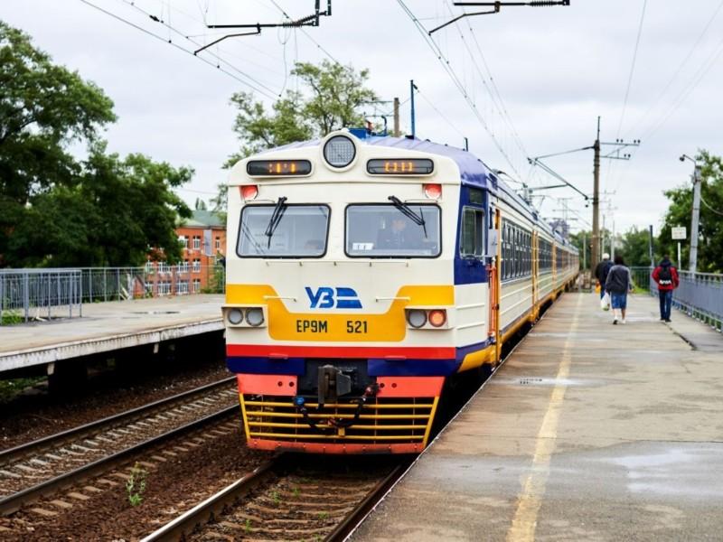 Стаття Між Києвом і Ніжином курсуватимуть додаткові приміські поїзди Ранкове місто. Крим