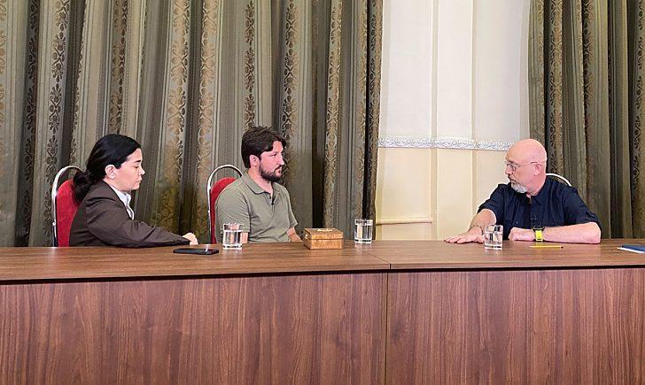 Статья Міністр оборони Олексій Резніков дав інтерв’ю журналістам Утренний город. Крым