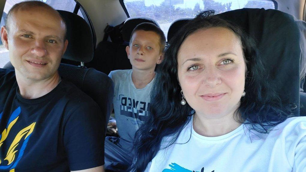 Стаття Волонтери врятували 13-річного хлопця з-під обстрілів на Донеччині (відео) Ранкове місто. Крим