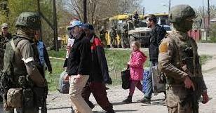 Стаття Російські регіони почали повертати «біженців» із «лднр» до окупованого Донбасу Утренний город. Крим