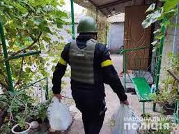 Стаття На Херсонщині поліцейські привезли продукти жителям нещодавно звільнених сіл Ранкове місто. Крим