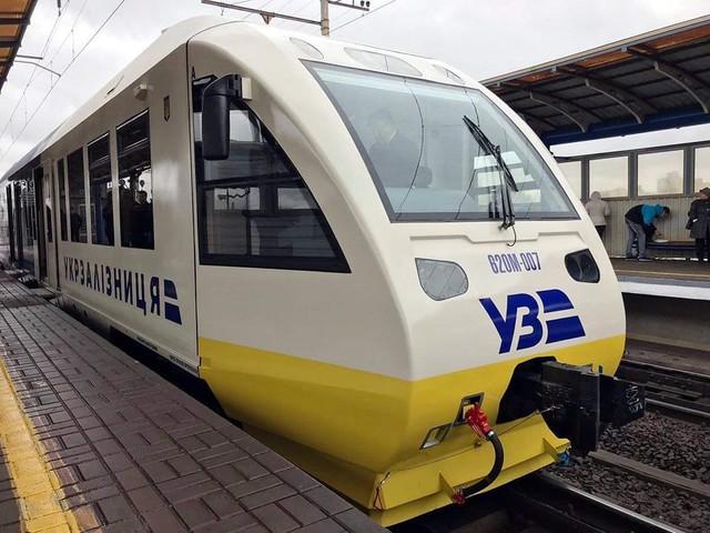 Стаття У звільнену Балаклію запустили пасажирський потяг Ранкове місто. Крим
