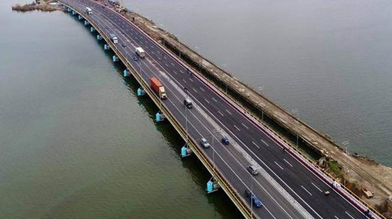 Статья Водіїв попереджають про ремонтні роботи на мосту через Хаджибейський лиман Утренний город. Крым