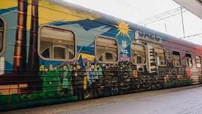 Стаття Швидкий поїзд «Лисичанськ-Ужгород» тимчасово курсуватиме з Харкова Ранкове місто. Крим