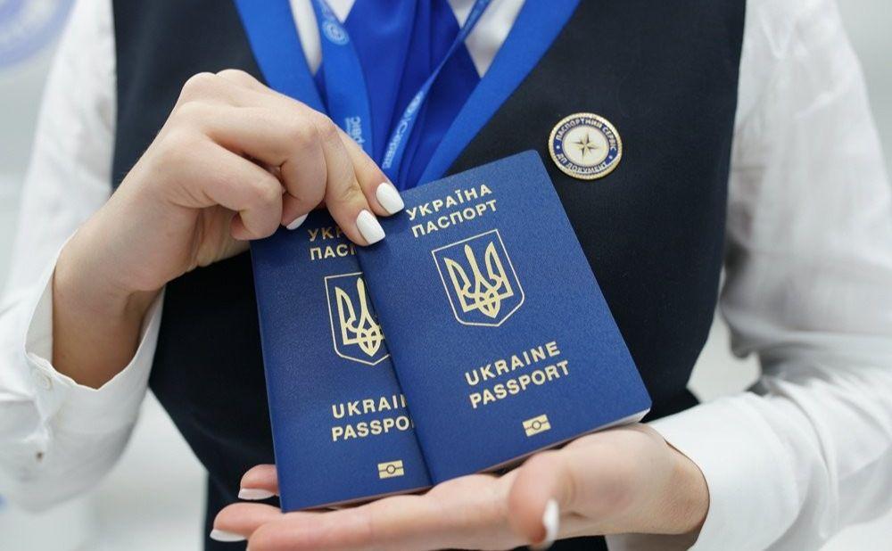 Стаття Українці будуть більше платити за термінове оформлення паспортів Ранкове місто. Крим