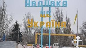 Стаття Власник єдиного магазину в Авдіївці дав місцевим можливість дивитися українські новини Ранкове місто. Крим