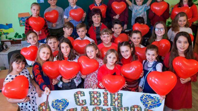 Стаття Навчання у підпіллі: люди, що допомагають Ранкове місто. Крим