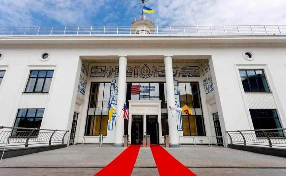 Стаття У будівлі Річкового вокзалу урочисто відкрили American University Kyiv. ФОТО Ранкове місто. Крим