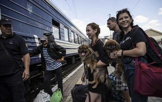 Стаття УЗ скорочує кількість поїздів до Карпат Ранкове місто. Крим