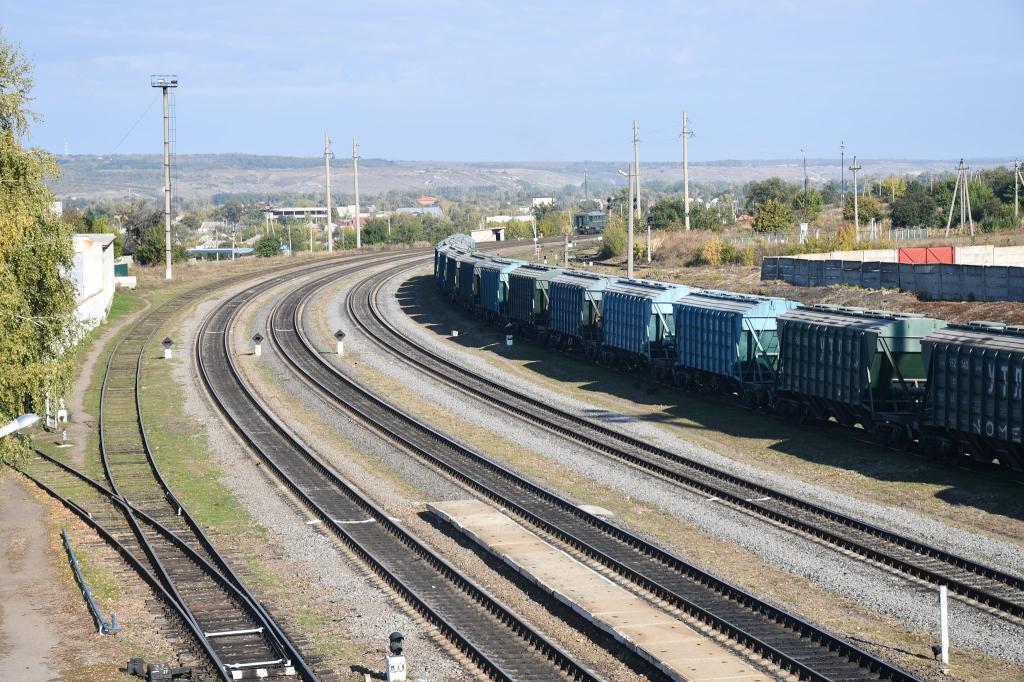 Стаття «Укрзалізниця» відновлює приміські поїзди на дільниці Покровськ — Гродівка Ранкове місто. Крим