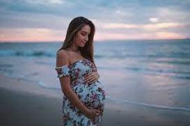 Стаття Жінки тепер самі зможуть визначати дату початку відпустки у зв’язку з вагітністю та пологами Ранкове місто. Крим