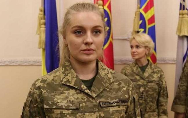 Стаття Уперше в історії країни: в Україні затвердили військову польову форму для жінок. ФОТО Ранкове місто. Крим
