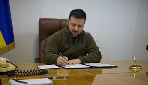 Стаття Зеленський підписав указ про звільнення всіх облвійськкомів і призначення замість бойових офіцерів Ранкове місто. Крим