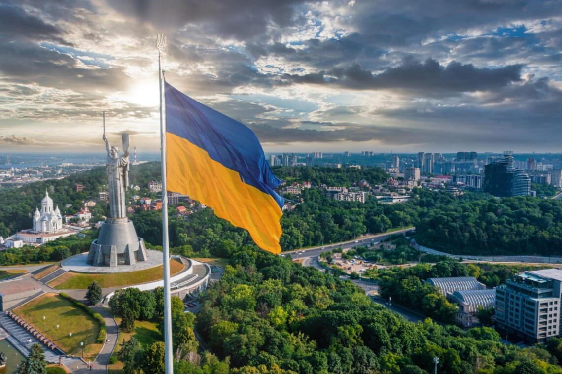 Стаття Україна відзначає День Державного Прапора Ранкове місто. Крим
