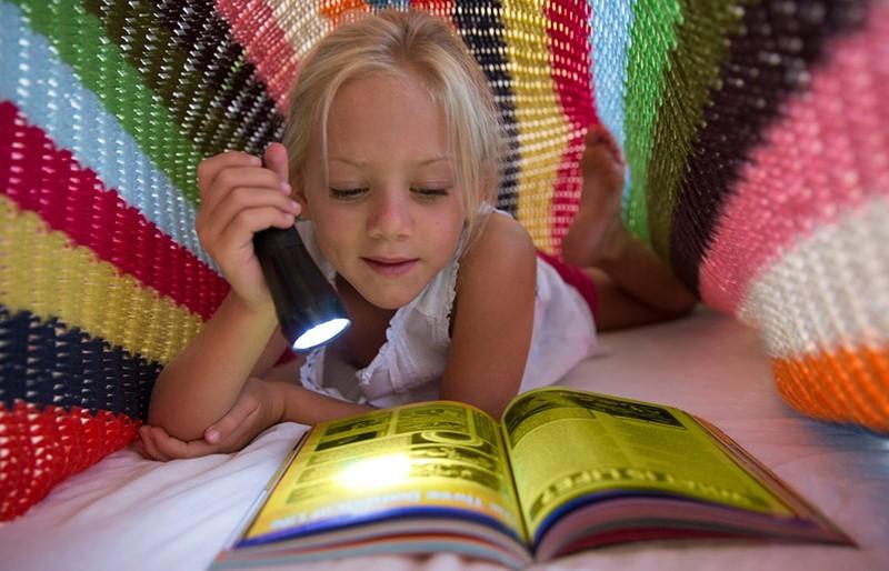 Стаття Навчити дитину любити книжки: як розвинути читацьку звичку? Ранкове місто. Крим