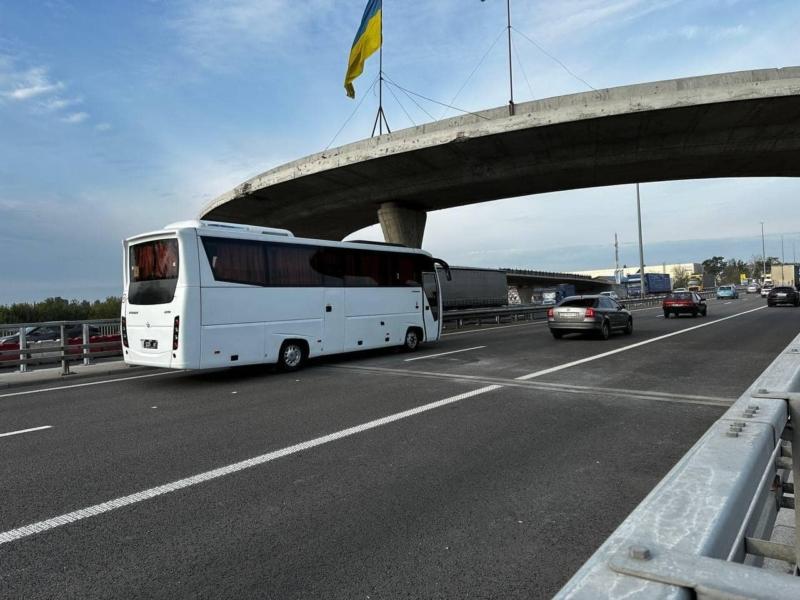 Стаття У Стоянці відкрили рух транспорту відновленим мостом через річку Ірпінь Ранкове місто. Крим