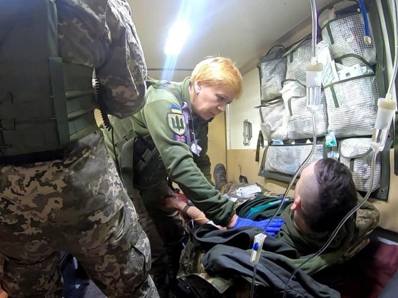 Стаття Чи зможуть жінки-медики, які з 1 жовтня стають на військовий облік, виїжджати за кордон: відповідь Ранкове місто. Крим