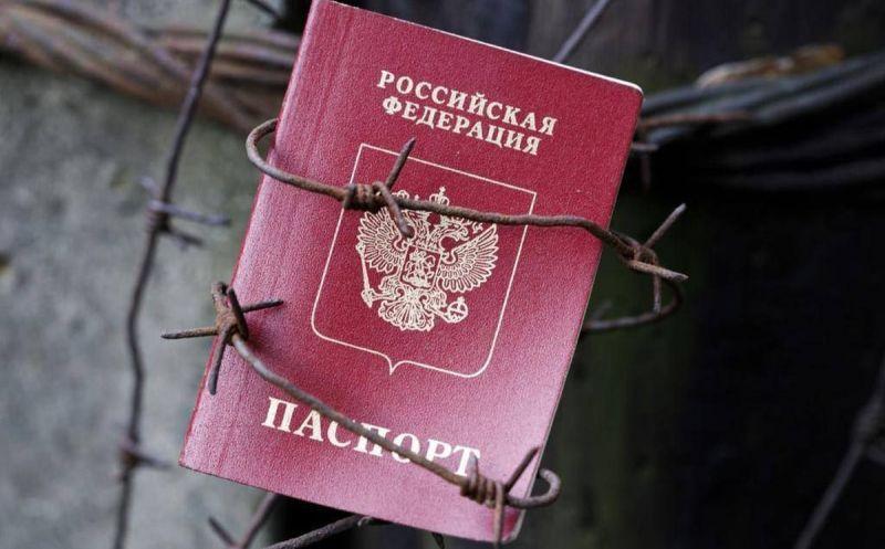 Стаття Примусова паспортизація на ТОТ: куди звертатися, якщо окупанти змушують отримати паспорт рф? Ранкове місто. Крим