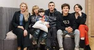 Стаття Родина захисника Маріуполя отримала квартиру на Київщині Ранкове місто. Крим