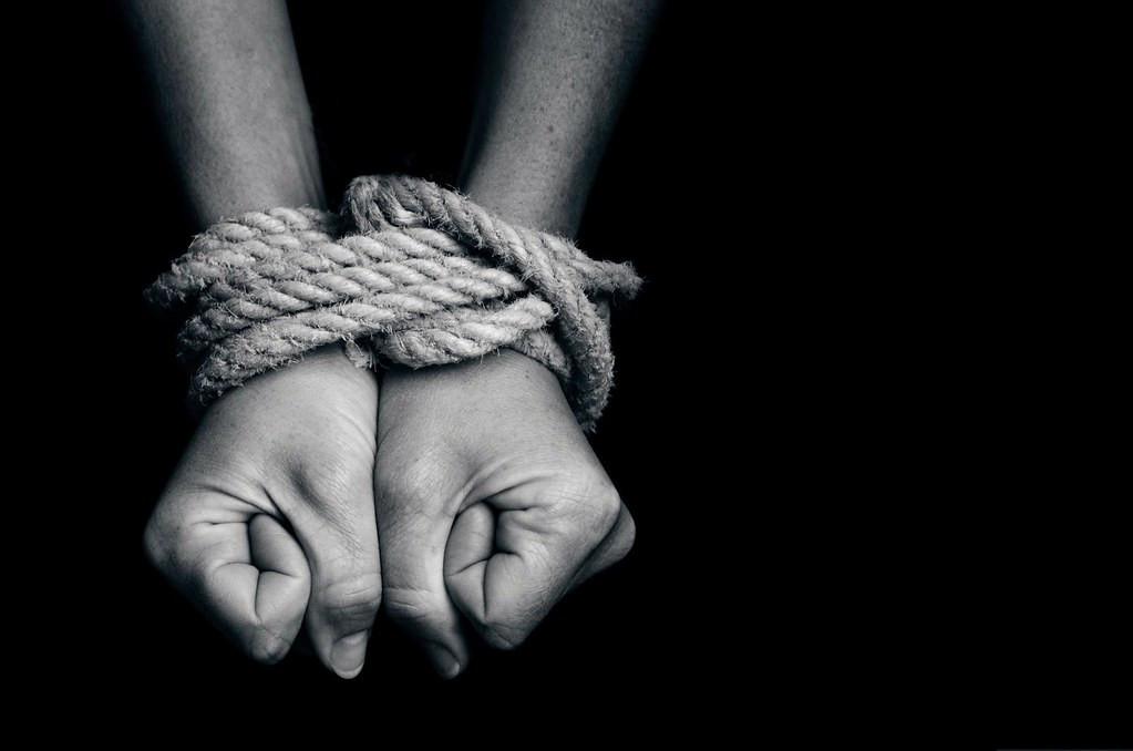 Стаття Статус постраждалого від торгівлі людьми в окупації можна оформити строком до двох років Ранкове місто. Крим