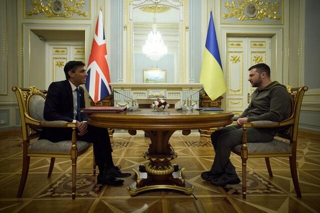 Стаття Україна і Великобританія уклали оборонний союз Ранкове місто. Крим