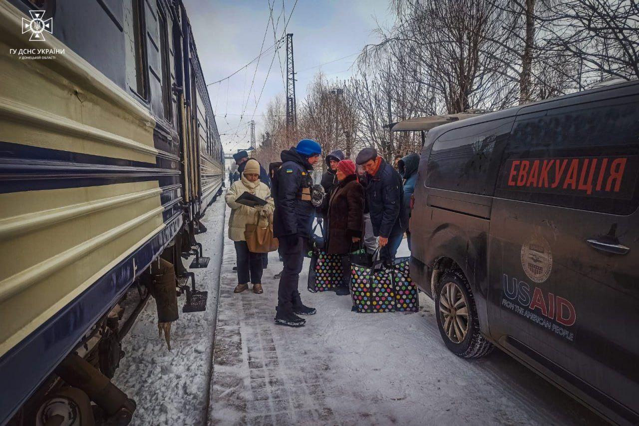 Стаття Жителі ще 9 населених пунктів на Донеччині підлягають примусовій евакуації - ДонОВА Ранкове місто. Крим