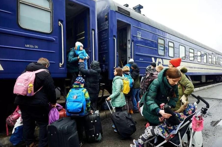 Стаття Стартувала безкоштовна евакуація жителів Донеччини до Рівненщини Ранкове місто. Крим