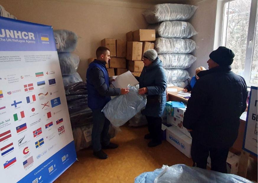 Стаття Для евакуйованих мешканців Донеччини працюють 73 гуманітарні штаби: де їх знайти? Ранкове місто. Крим