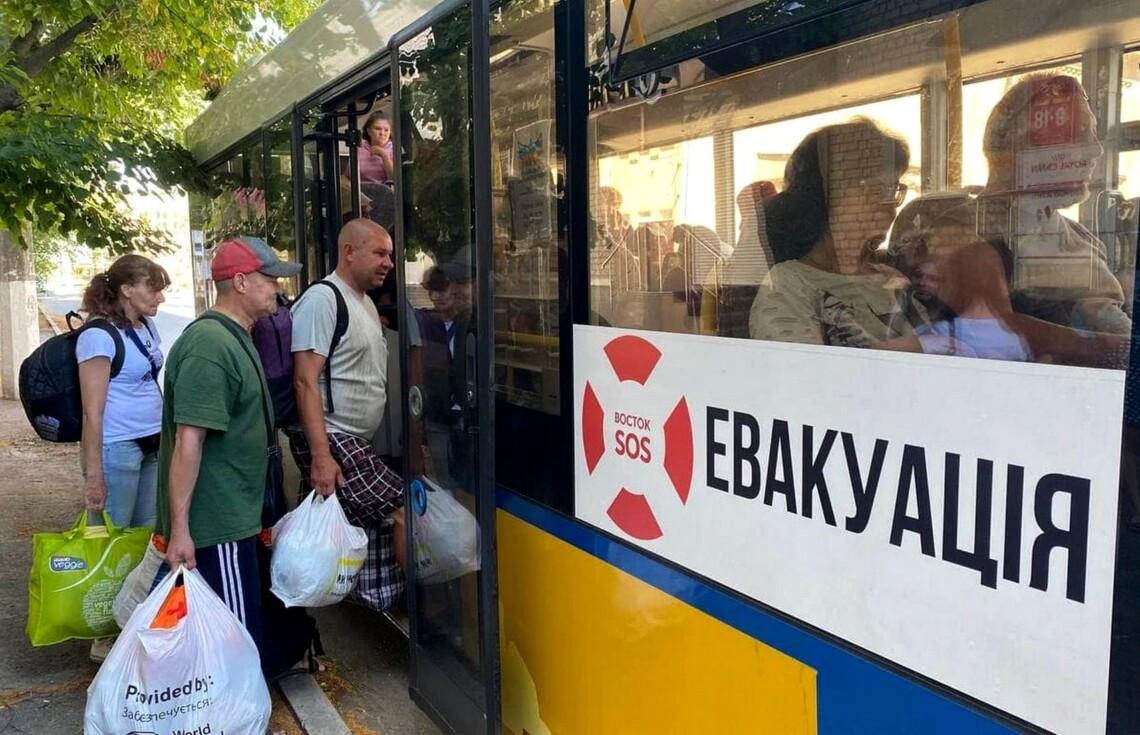 Стаття Порятунок від війни: які організації займаються евакуацією мирних жителів з Донеччини Ранкове місто. Крим